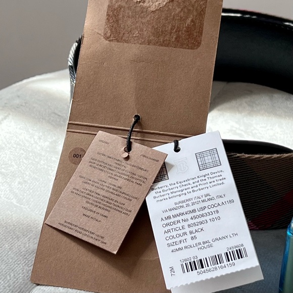 Burberry Check Leather Belt in Black - Picture 9 of 9